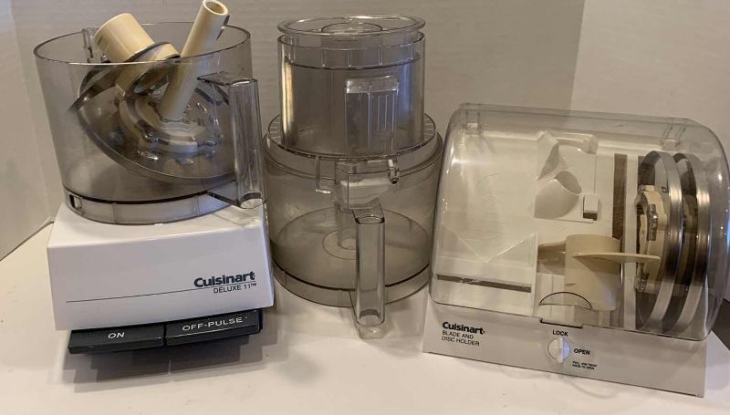 Photo 1 of CUISINART DELUXE 11 FOOD PROCESSOR