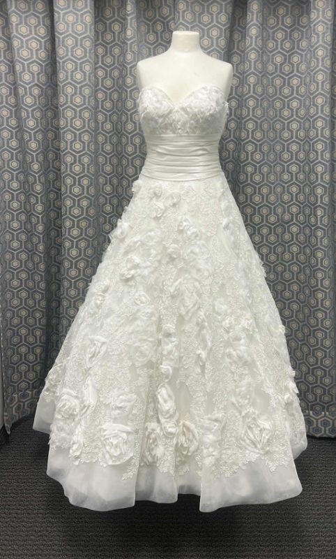 Photo 1 of BRIDAL GOWN “ESSENSE OF AUSTRALIA” TULLE SWEETHEART NECKLINE, CHAMPAGNE SHADE, SLIMMING DROP WAIST, FULL SKIRT WITH TRAIN, SIZE 10