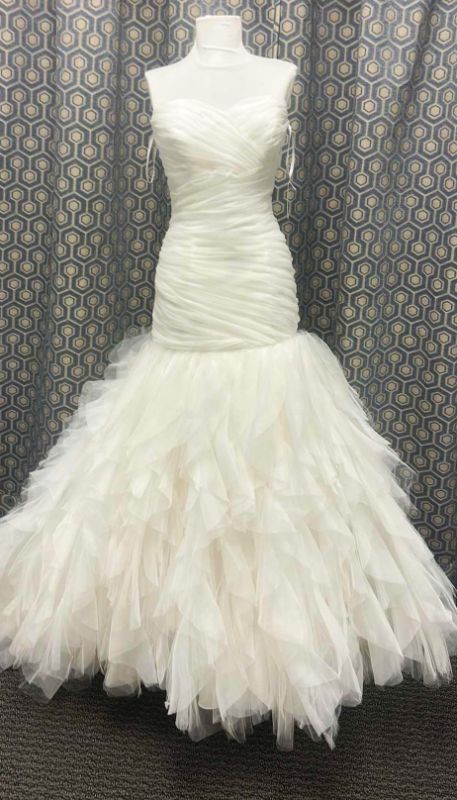 Photo 1 of BRIDAL GOWN “CASA BLANCA” MERMAID-STYLE WITH FITTED BODICE, IVORY TULLE SKIRT, SIZE 12