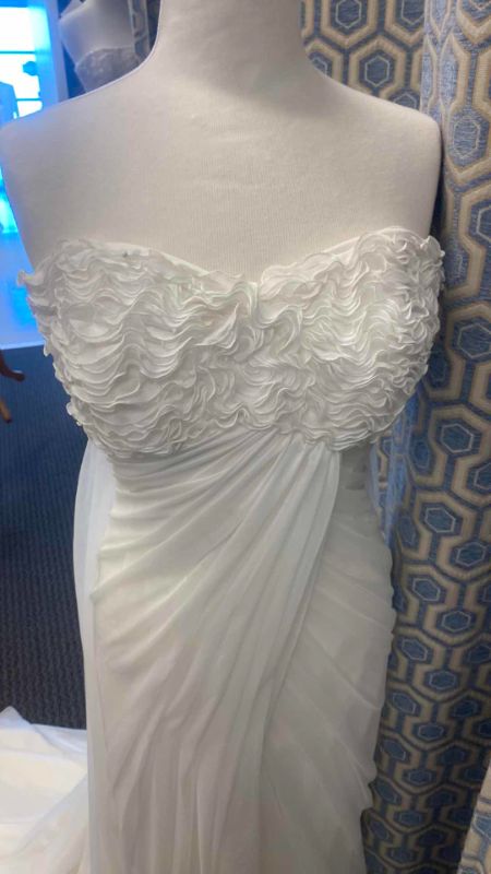 Photo 1 of BRIDAL GOWN “PRONOVIAS” IVORY CHIFFON SIZE 10