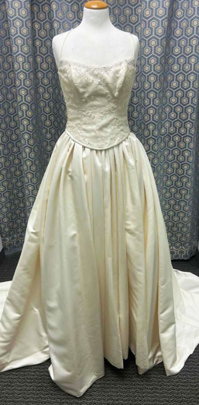 Photo 1 of BRIDAL GOWN “HAUTE COUTURE BY MAGGIE SOTTERO” IVORY SKIRT AND TOP SIZE 10 SILK/POLYESTER