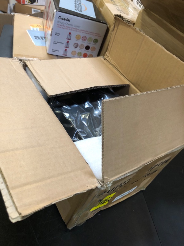 Photo 1 of Yinleader 1000W Voltage Converter Transformer(110V to 220V OR 220V to 110V) 1000 Watt Step Up/Down Converter 110/120 Volt - 220/240 Volt w/US Power Cord,Circuit Breaker Protection (VTUS-1000)