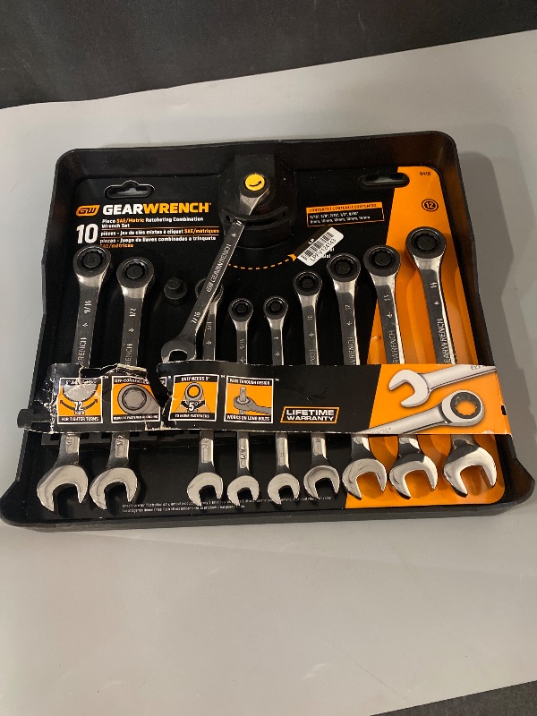 Photo 1 of GEARWRENCH Ratcheting Combination SAE/Metric Wrench Set 10 Pc., 12 Point - 9418
