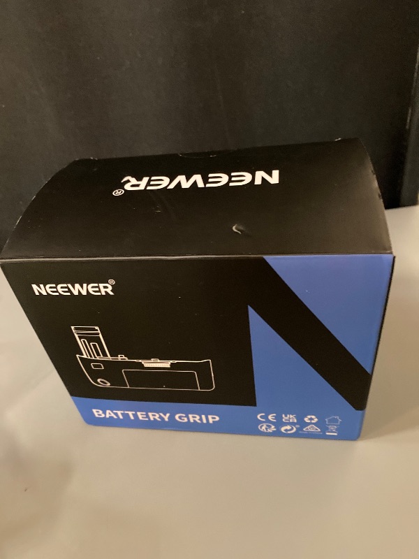 Photo 1 of NEEWER MB-N12 Replacement Vertical Battery Grip for Nikon Z8, Hot Swappable Vertical Shooting Extended Power for Two EN-EL15c Batteries with 1/4" Tripod Socket Shutter Button AF On Multi Selector
