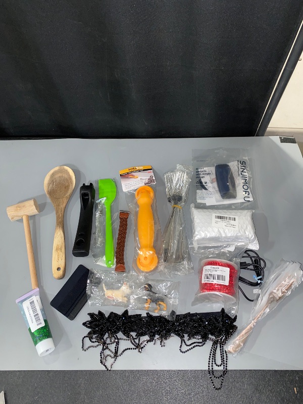 Photo 1 of LOT OF 18 MISCELLANEOUS ITEMS