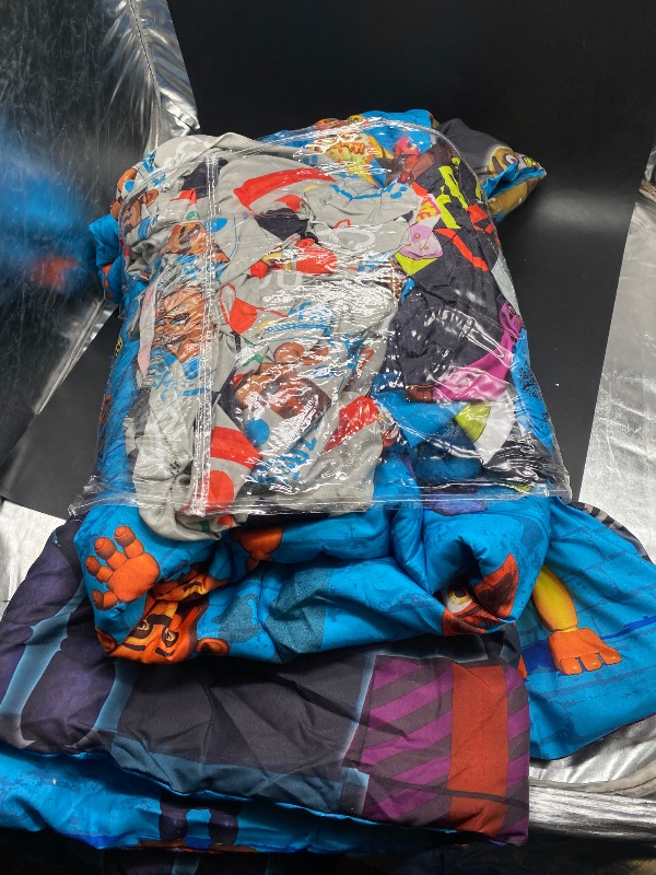 Photo 1 of Franco Kids Bedding Super Soft Comforter and Sheet Set with Sham, 5 Piece Twin Size, Five Nights At Freddy's