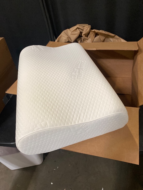 Photo 1 of Tempur-Pedic TEMPUR-Ergo Neck Pillow, Medium Profile, White
