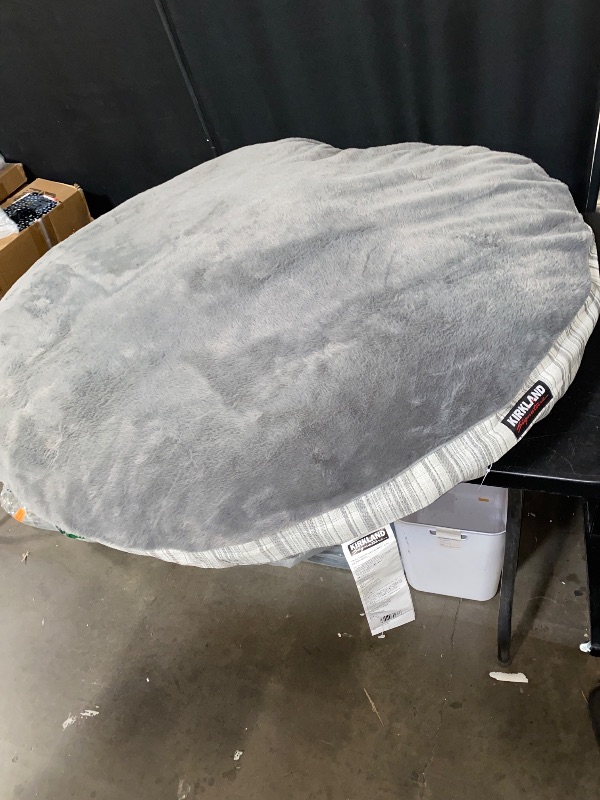 Photo 1 of Kirkland Signature 42” Round Pet Bed