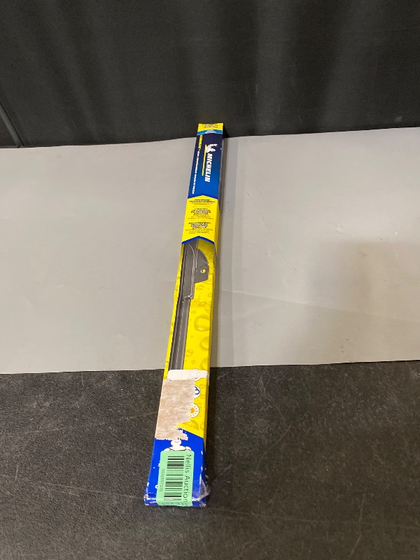 Photo 1 of 19' Michelin Guardian+ Beam Wiper Blades