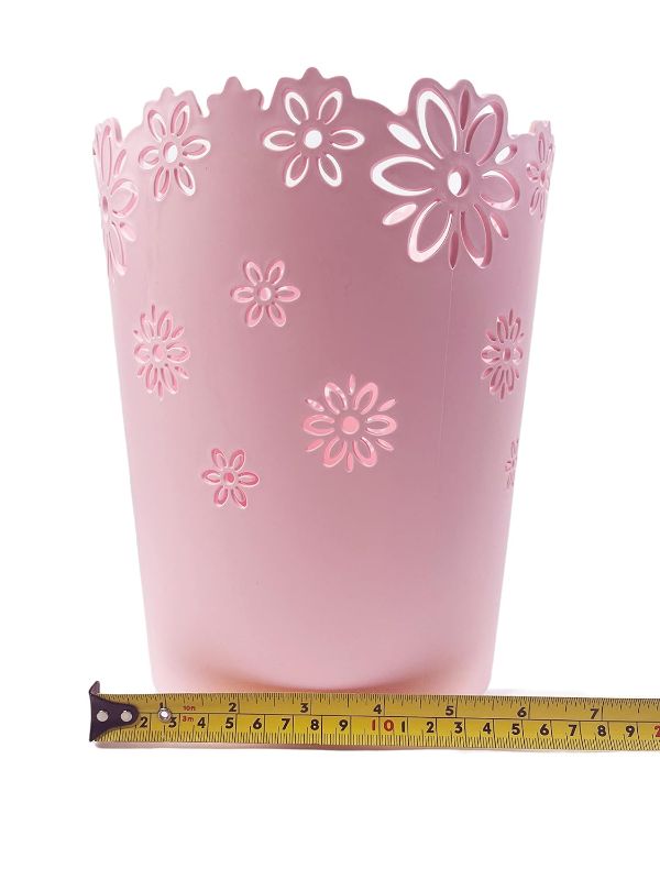 Photo 1 of Nazr Wastebasket, Hollow Flower Shape Plastic Lidless Wastepaper Baskets Trash Can (M-Pink)