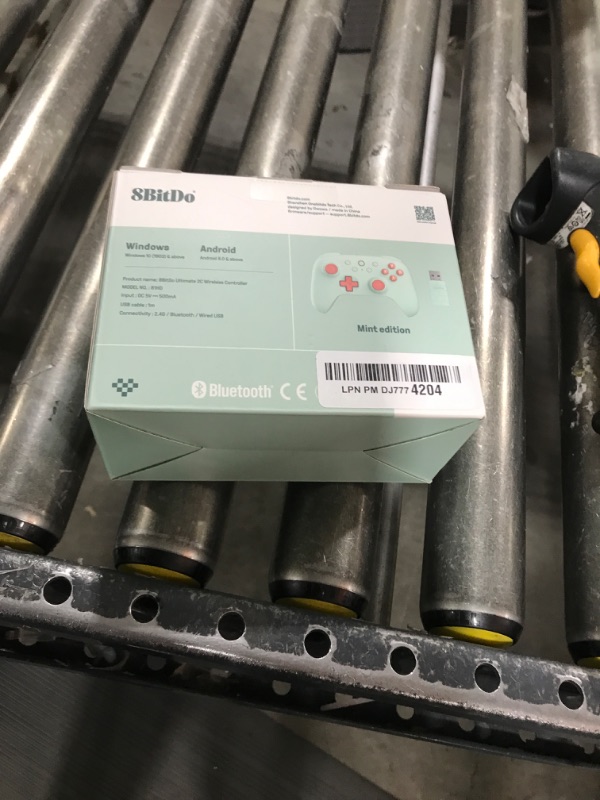 Photo 1 of 8Bitdo Ultimate 2C Hall Effect Joysticks and Hall Triggers Wireless Controller for Windows PC and Android, with Remappable L4/R4 Bumpers, Turbo function & Rumble vibration (Mint)