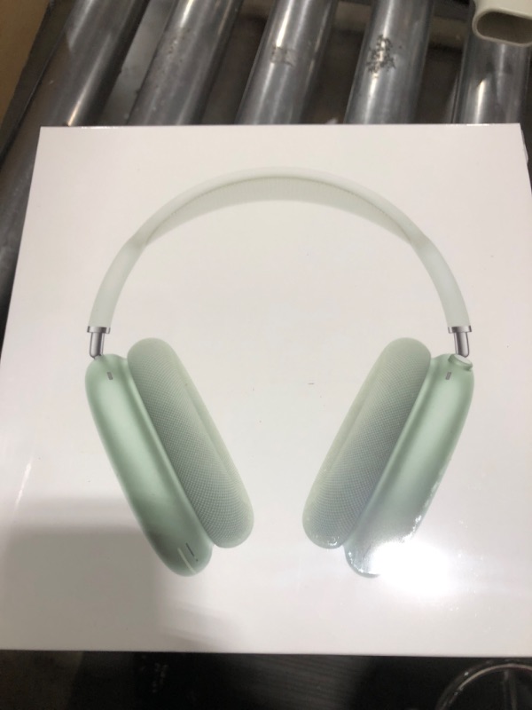 Photo 2 of Apple AirPods Max (Green)