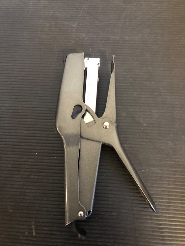 Photo 2 of Bostitch B8 Heavy-Duty Plier Stapler