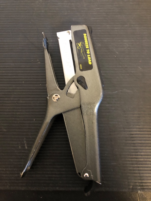 Photo 3 of Bostitch B8 Heavy-Duty Plier Stapler