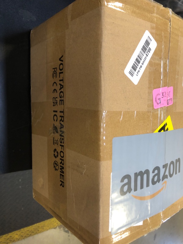 Photo 1 of Yinleader 1000W Voltage Converter Transformer(110V to 220V OR 220V to 110V) 1000 Watt Step Up/Down Converter 110/120 Volt - 220/240 Volt w/US Power Cord,Circuit Breaker Protection (VTUS-1000)