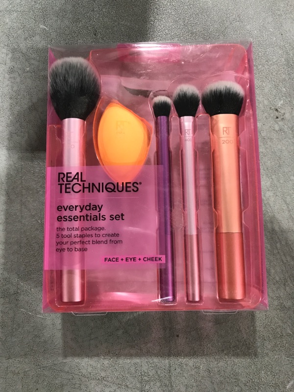 Photo 2 of Real Techniques 5 Piece Everyday Essentials Makeup Brush Set, Includes 4 Brushes & Makeup Sponge, For Foundation, Blush, Bronzer, Contour, Eyeshadow, & Powder, Travel Gift Set, Cruelty-Free & Vegan Everyday Essentials Set, 5 PC