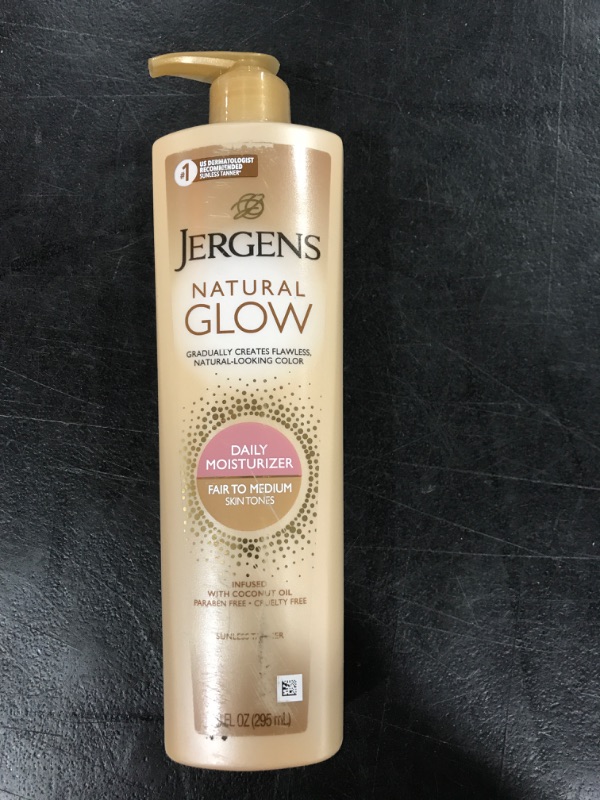 Photo 2 of Jergens Natural Glow 3-Day Self Tanner for Fair to Medium Skin Tone, Sunless Tanning Daily Moisturizer, for Streak-free and Natural-Looking Color, 10 Ounce Fair to Medium Daily Moisturizer, Fair to Medium, 10 Ounce