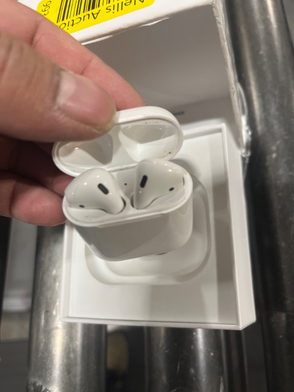 Photo 3 of AirPods Pro (2nd generation) with MagSafe Case