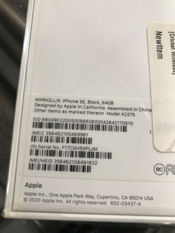 Photo 3 of Apple iPhone SE (64GB, Black) [Carrier Locked] + Carrier Subscription [Cricket Wireless]