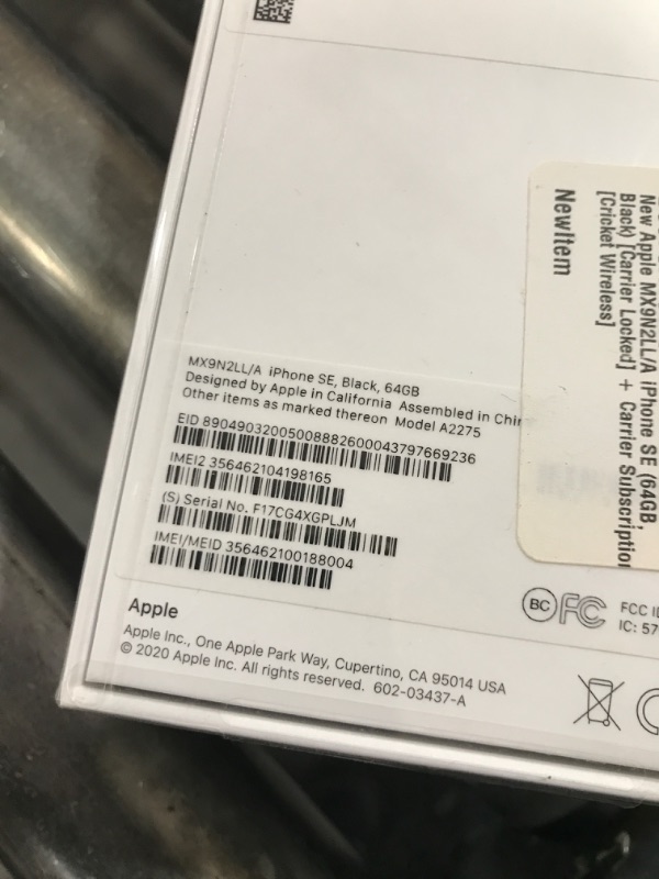 Photo 3 of Apple iPhone SE (64GB, Black) [Carrier Locked] + Carrier Subscription [Cricket Wireless]