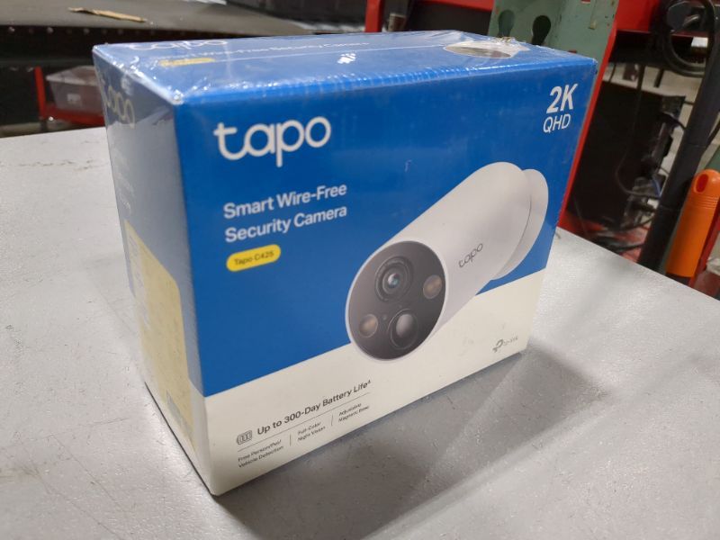 Photo 1 of TP-Link Tapo C425 Smart Wire-Free Security Camera with Night Vision & Spotlights 