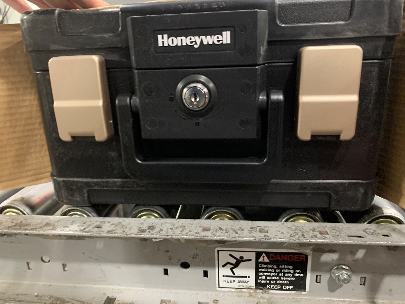 Photo 5 of *** Minor Scuffs and Scratches ***
Honeywell Safes and Door Locks - 30 Minute Fire Safe Waterproof Safe Box Chest with Carry Handle