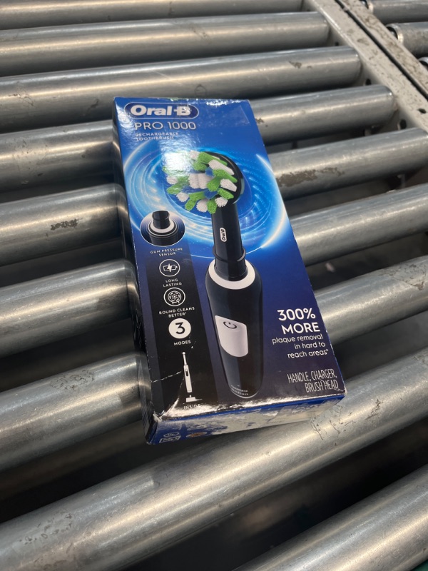 Photo 3 of 1000 CrossAction Electric Toothbrush