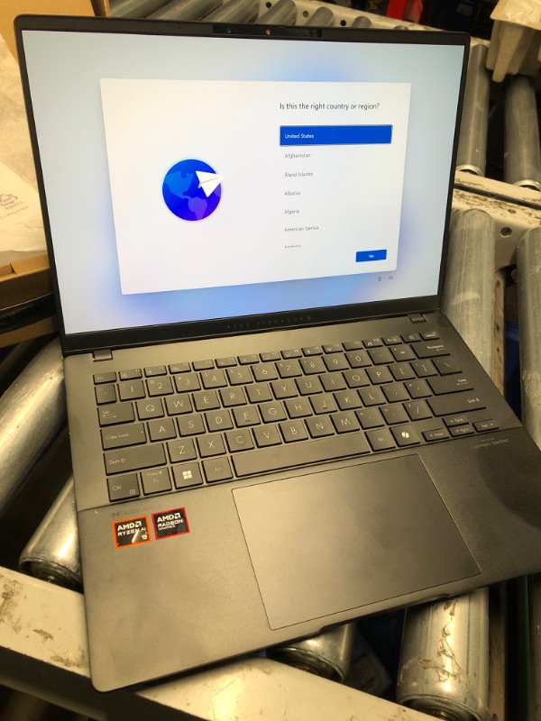 Photo 1 of ASUS Vivobook S 14 OLED Laptop, AMD Ryzen AI 9, 24GB, 512GB SSD, Neutral Black, M5406WA-DS76