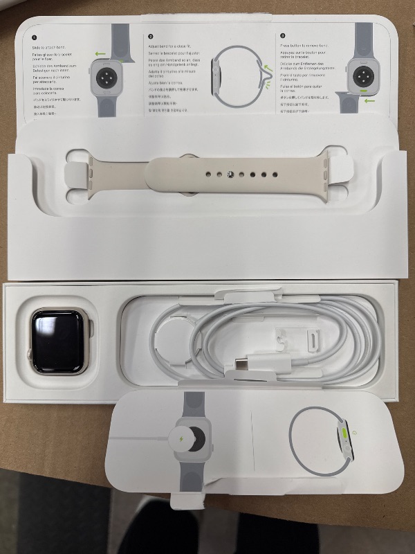 Photo 2 of **see notes**
Apple Watch SE (2nd Gen) [GPS 40mm] Smartwatch with Starlight Aluminium Case with Starlight Sport Band S/M. Fitness and Sleep Trackers