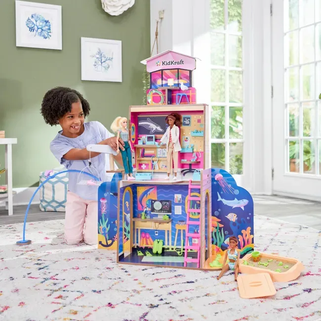 Photo 1 of 2-in-1 Beach & Rescue Center Dollhouse