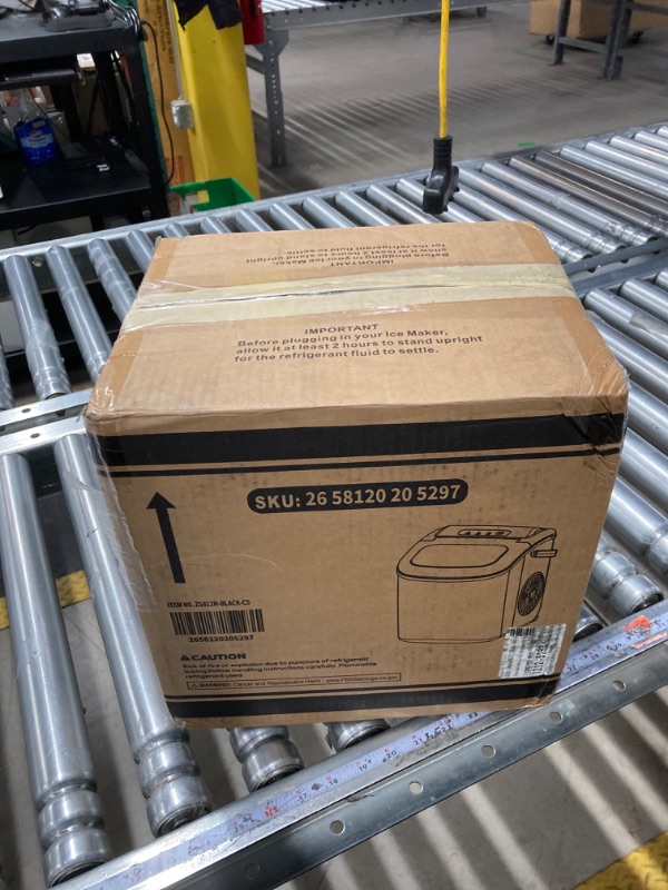 Photo 1 of Countertop Ice Maker