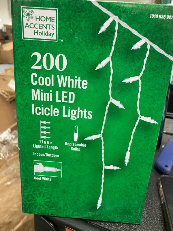 Photo 1 of 200 Clear Incandescent Mini Icicle Lights 17 ft 6 in White Wire