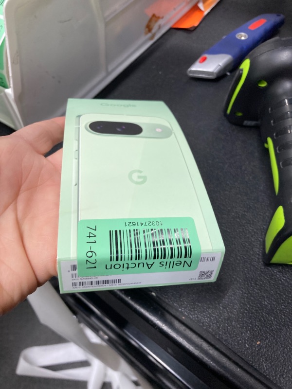 Photo 4 of *** DOES NOT POWER ON*** Google Pixel 9 - Unlocked Android Smartphone with Gemini, 24-Hour Battery, Advanced Camera, and 6.3" Actua Display - Wintergreen - 128 GB