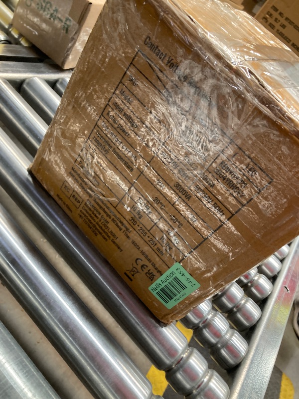 Photo 1 of VEVOR 3000VA Auto Variable Voltage Transformer, 23 Amp, 110V Input 0-130V Output AC Voltage Regulator, with LCD Display 4 Extra Fuses Thermal Control Switch for Home Industrial Office