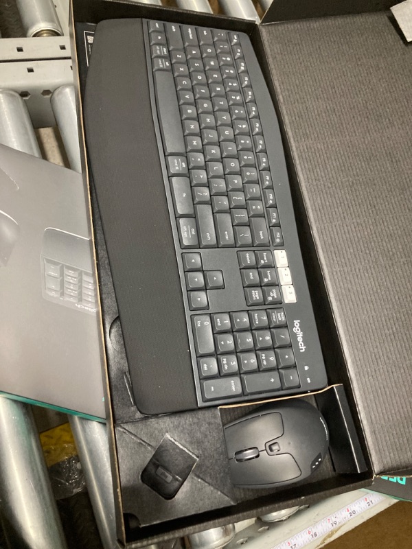 Photo 1 of Logitech MK850 Performance Wireless Keyboard and Mouse Combo
