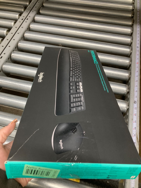 Photo 1 of Logitech MK850 Performance Wireless Keyboard and Mouse Combo