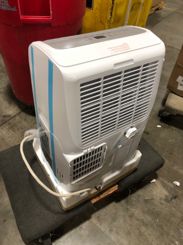 Photo 3 of  BLACK+DECKER BPACT14WT 7 700 BTU SACC/CEC (14 000 BTU ASHRAE) Portable Air Conditioner for Rooms up to 700 Sq. Ft. 