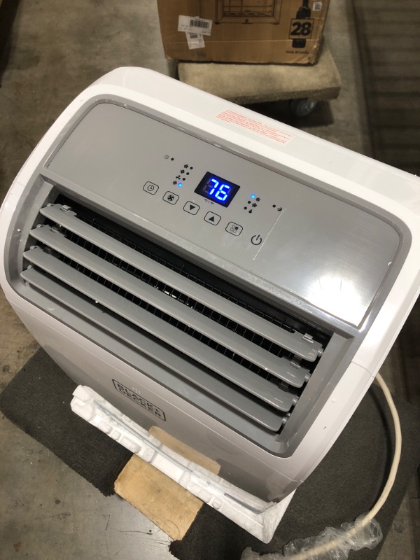 Photo 4 of  BLACK+DECKER BPACT14WT 7 700 BTU SACC/CEC (14 000 BTU ASHRAE) Portable Air Conditioner for Rooms up to 700 Sq. Ft. 