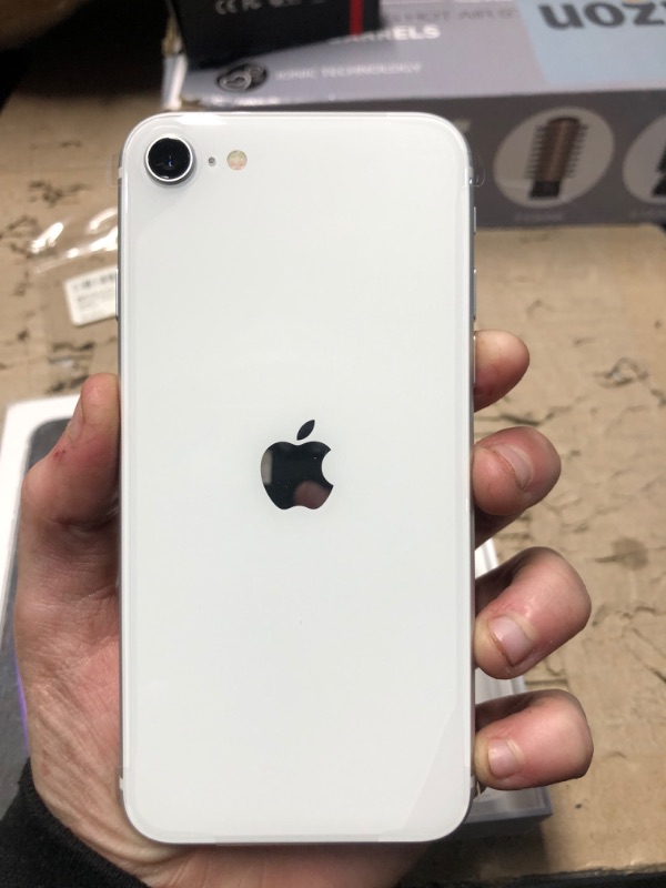 Photo 1 of Apple iPhone SE (2020) - 64 GB - White - Unlocked