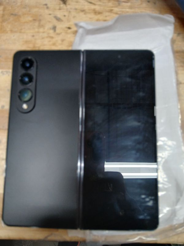 Photo 3 of ****SEE NOTES*****SAMSUNG Galaxy Z Fold 4 SM-F936U1 512GB Phantom Black (Renewed)-PASSWORD LOCKED**DISTORTED SCREEN**** PARTS ONLY***NO REFUND----SOLD AS IS--