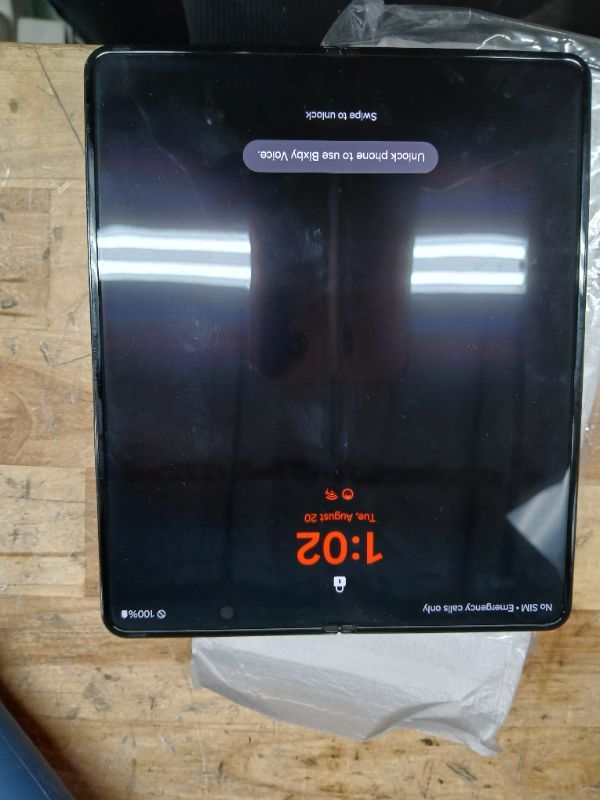 Photo 4 of ****SEE NOTES*****SAMSUNG Galaxy Z Fold 4 SM-F936U1 512GB Phantom Black (Renewed)-PASSWORD LOCKED**DISTORTED SCREEN**** PARTS ONLY***NO REFUND----SOLD AS IS--