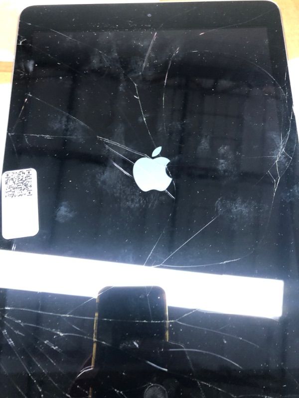 Photo 3 of 2018 Apple iPad (WiFi, 128GB) Space Gray (Renewed)-----CRACKED SCREEN ---SOLD AS IS ---NO REFUND----