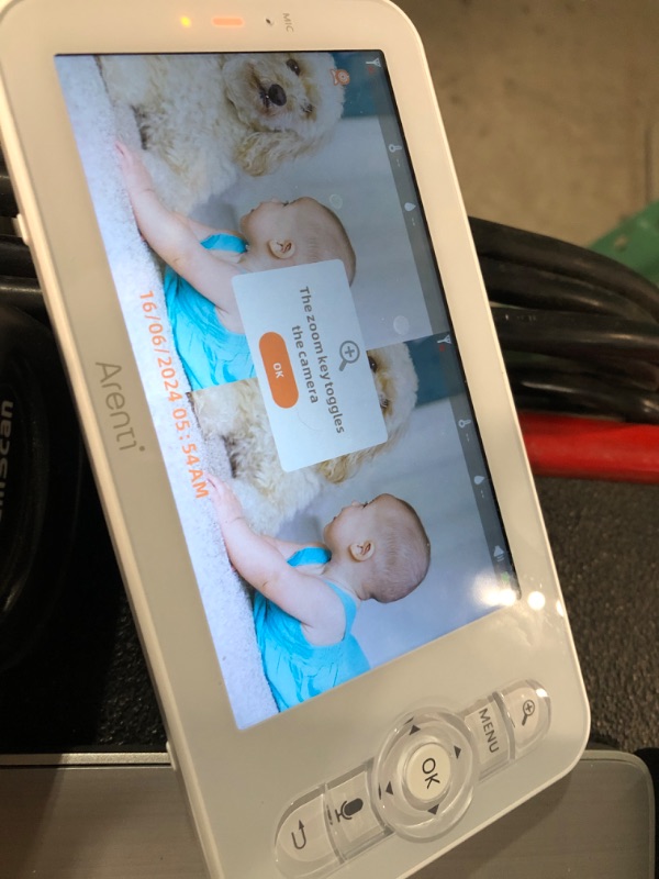 Photo 2 of ARENTI Split-Screen Video Baby Monitor, Audio Monitor with Two 2K UHD WiFi Cameras,5" Color 720P Display,Night Vision,Cry Detection,Motion Detection,Temp&Humidity Sensor,Two Way Talk,App Control