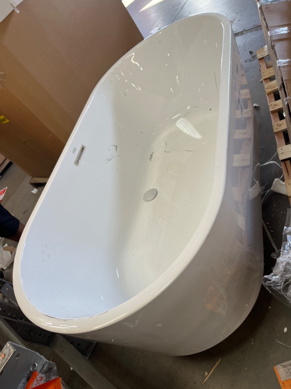 Photo 2 of *DIRTY* DELTA FAUCET Montour Freestanding Bathtub, Bath -Tub, Free Standing -Tub, Freestanding -Tub, 6ft Bathtub, Integrated Waste and Overflow Drain, White DB256806-6030WH