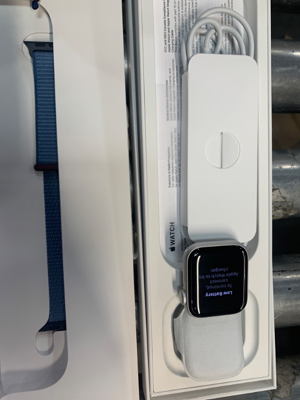 Photo 2 of Apple Watch SE Aluminum Case with Sport Loop