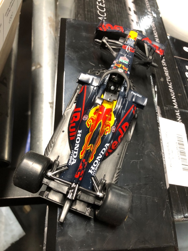 Photo 2 of - Formula 1 car 1/24 Compatible with RED Bull RB16 - Max Verstappen - 2020 - OR031