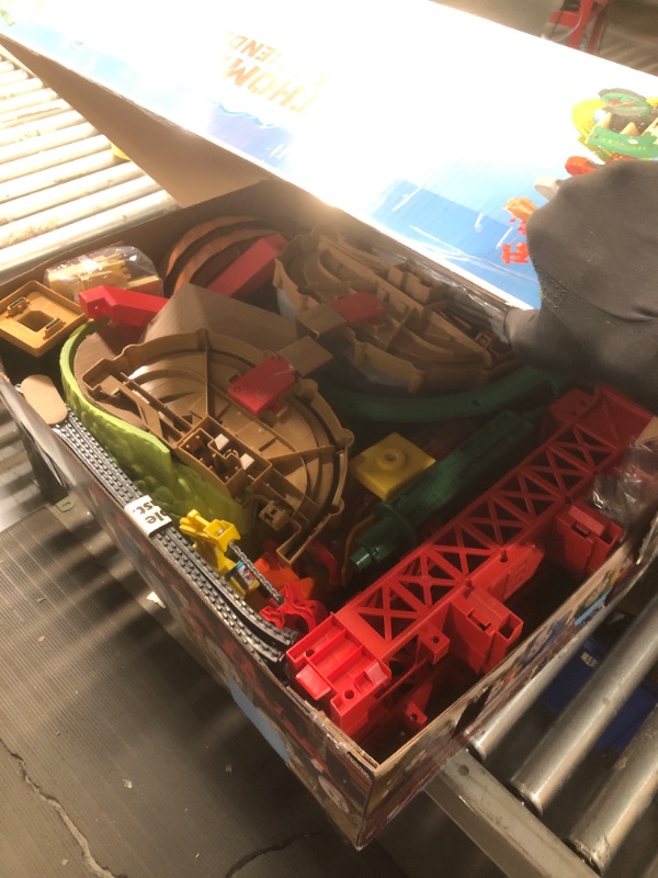 Photo 3 of ***USED - LIKELY MISSING PARTS - UNABLE TO VERIFY FUNCTIONALITY***
Thomas  Friends Trains  Cranes Super Tower Track Set