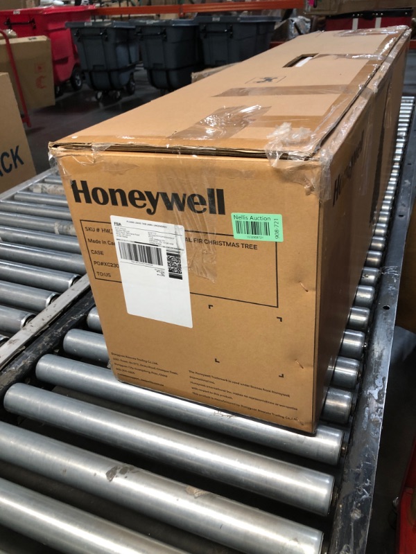 Photo 2 of ***USED - POWERS ON - UNABLE TO TEST FURTHER - LIKELY MISSING PARTS - SEE PICTURES***
Honeywell 7.5 ft Pre-Lit Artificial Christmas Tree, Regal Fir Xmas Tree with 700 Color Changing LED, 2569 PE/PVC Tips, Tree Top Connector, Entire Tree UL Certified