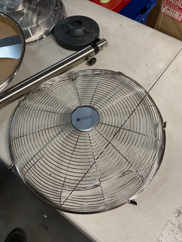 Photo 1 of ** Non-functional for parts only**
Utilitech 16-in 120-Volt 3-Speed Indoor White Oscillating Pedestal Fan
