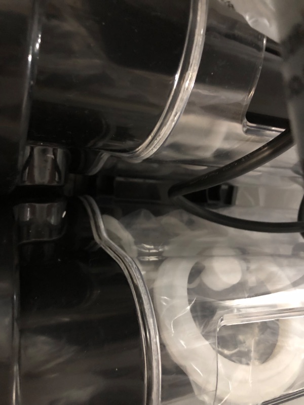 Photo 1 of VEVOR Slushy Machine, 3Lx2Tank Slushie Machine for Home, 370W Commercial Slushy Machine, Slushy Machine for Frozen Drinks Automatic Clean, Slushy Machine for Home Supermarkets Cafes Restaurants